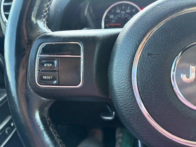 Jeep Wrangler photo 14