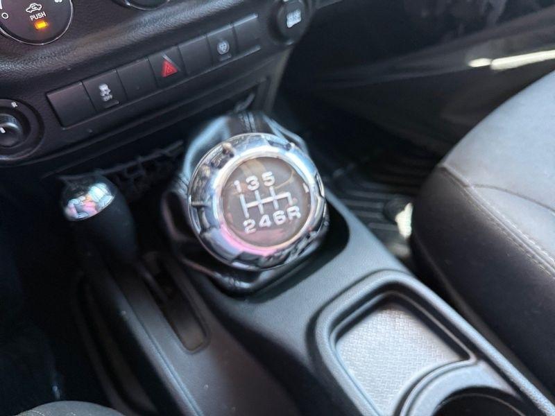 Jeep Wrangler photo 18