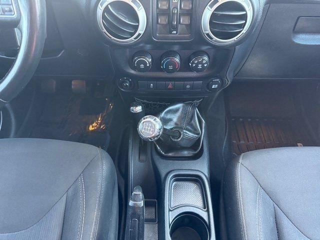 Jeep Wrangler photo 22