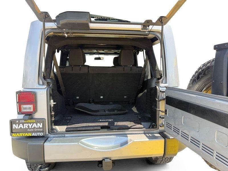 Jeep Wrangler photo 24