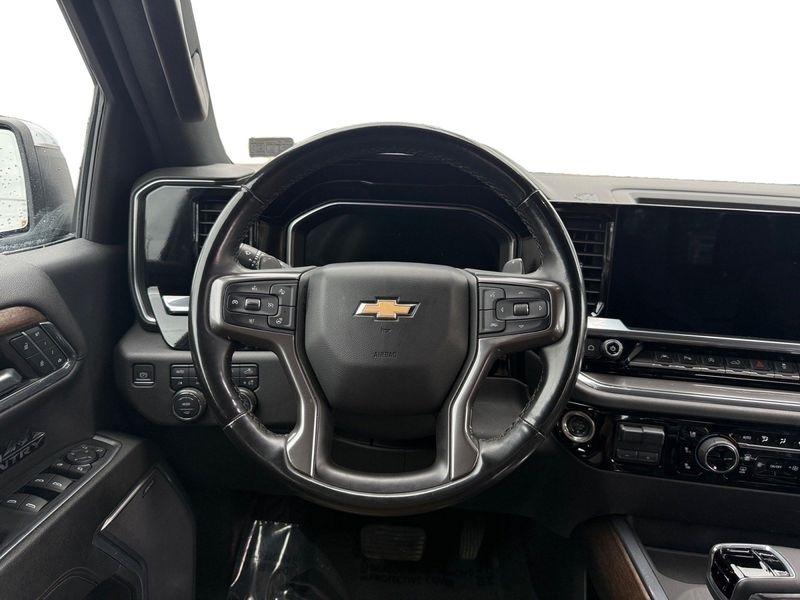 Chevrolet Silverado photo 15