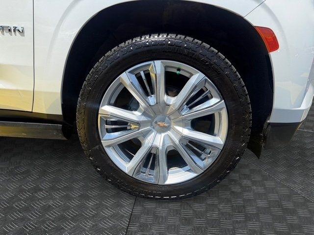 Chevrolet Suburban photo 8