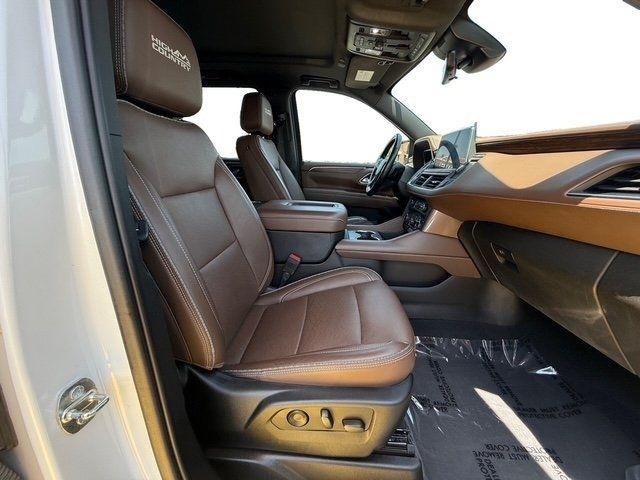 Chevrolet Suburban photo 14
