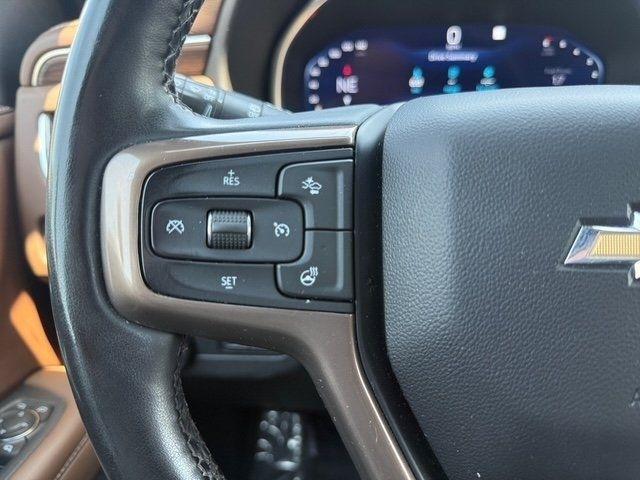 Chevrolet Suburban photo 17
