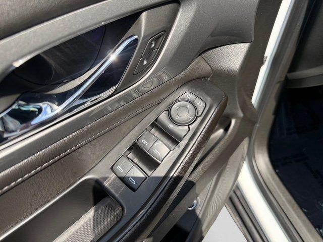 Chevrolet Traverse photo 9