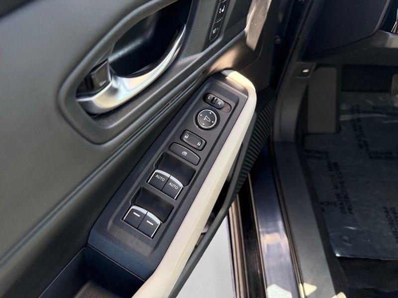 Honda Accord photo 10