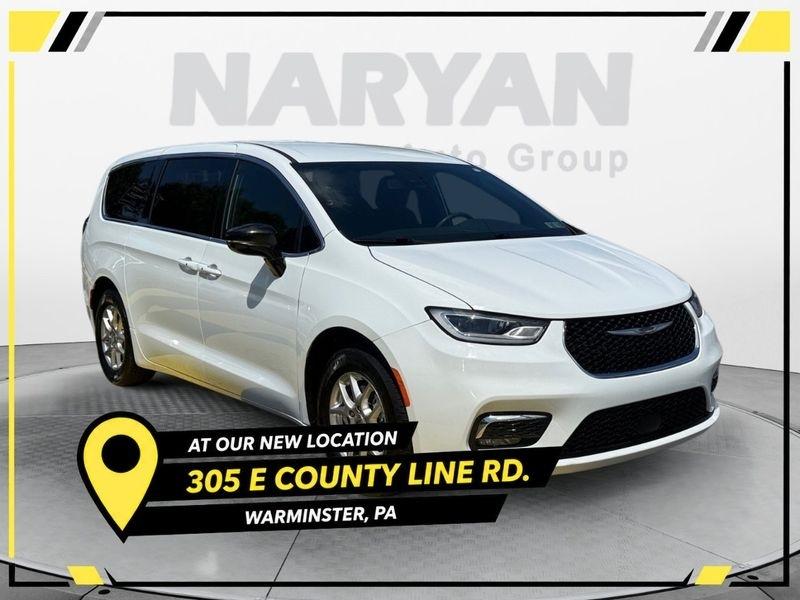 2024 Chrysler Pacifica Touring FWD