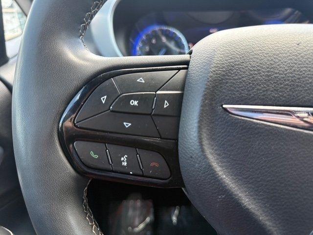 Chrysler Pacifica photo 14
