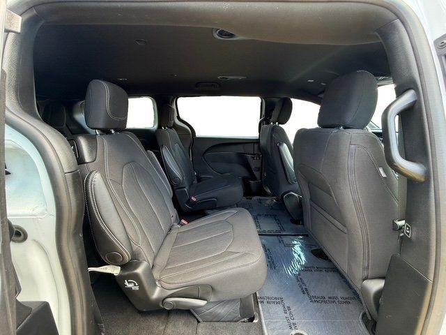 Chrysler Pacifica photo 20