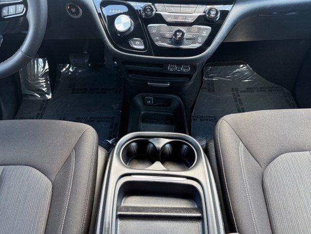 Chrysler Pacifica photo 22