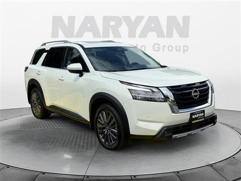 2023 Nissan Pathfinder SL 4WD