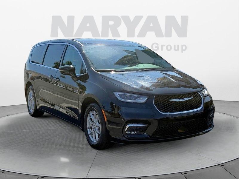 2024 Chrysler Pacifica Touring L FWD