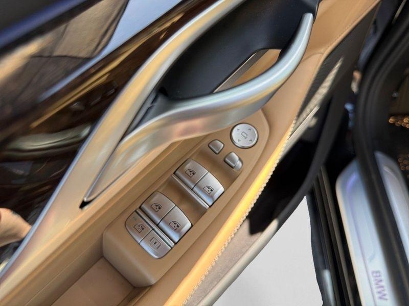 BMW 750Li photo 10