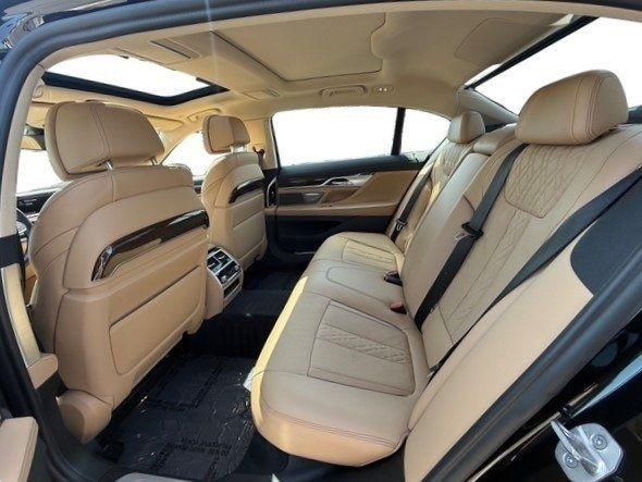 BMW 750Li photo 20