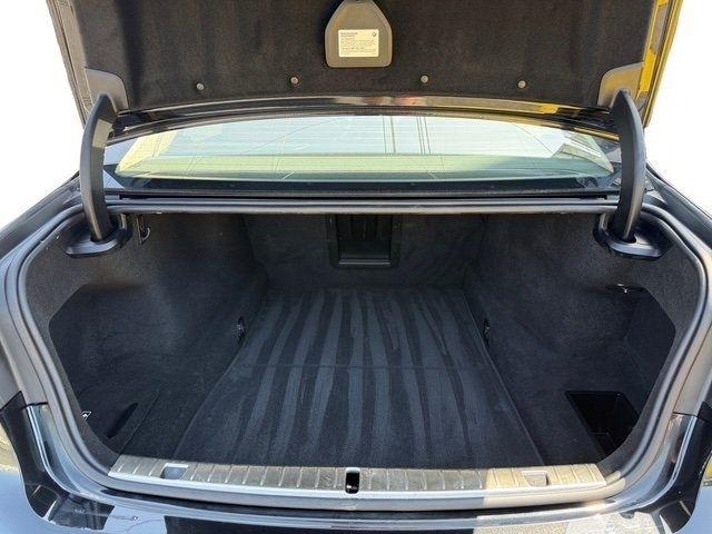 BMW 750Li photo 26