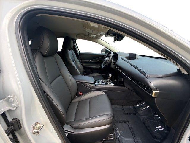 Mazda CX-30 photo 11