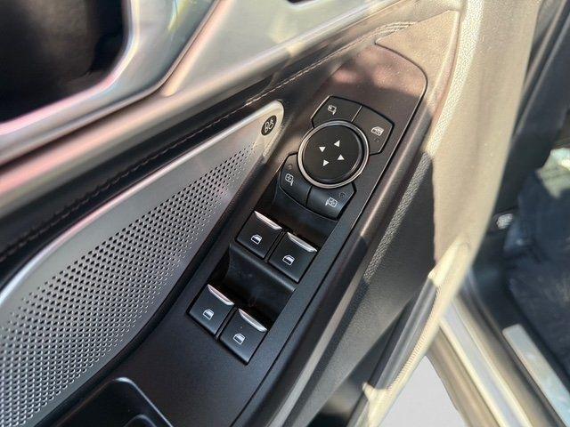 Ford Explorer photo 9