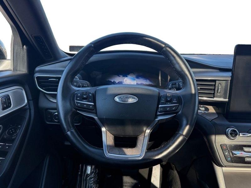 Ford Explorer photo 12