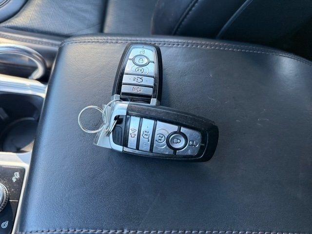 Ford Explorer photo 25