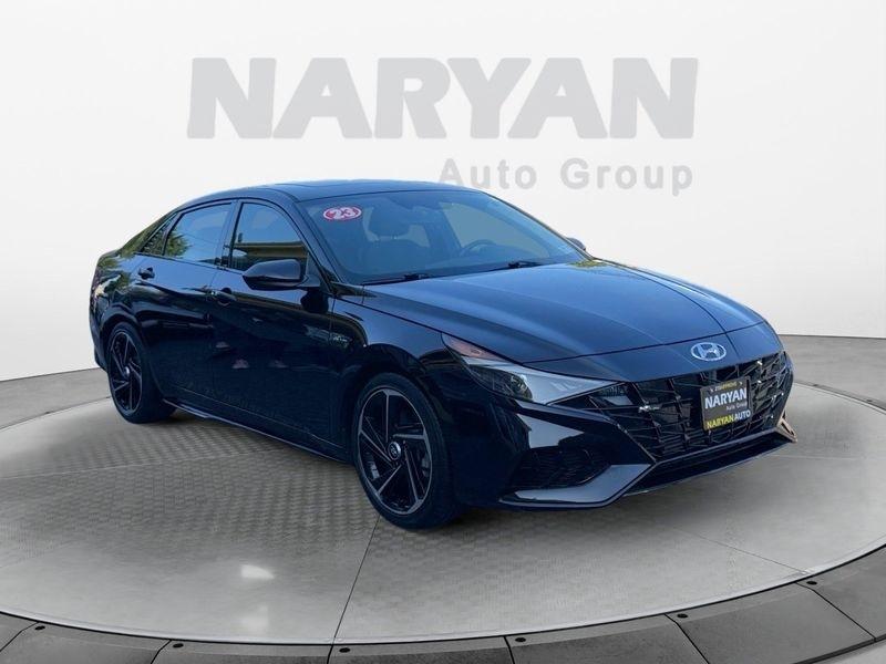 Hyundai Elantra photo 2
