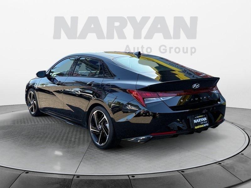 Hyundai Elantra photo 5