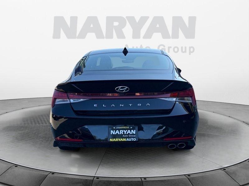 Hyundai Elantra photo 6