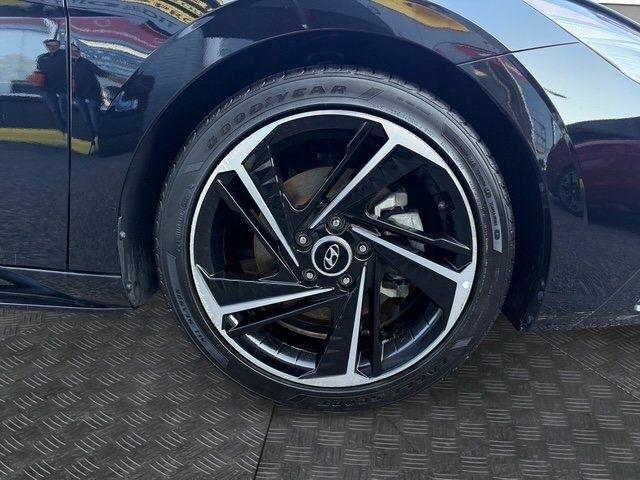 Hyundai Elantra photo 8