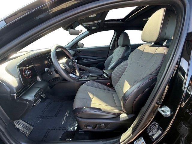 Hyundai Elantra photo 11
