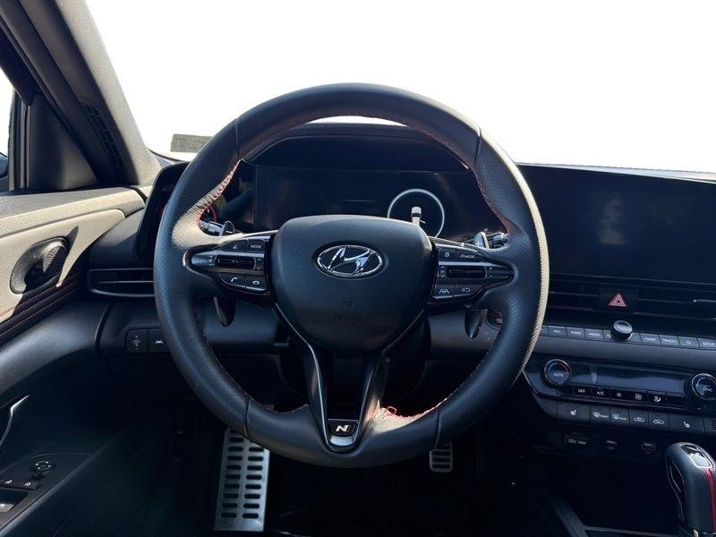 Hyundai Elantra photo 13