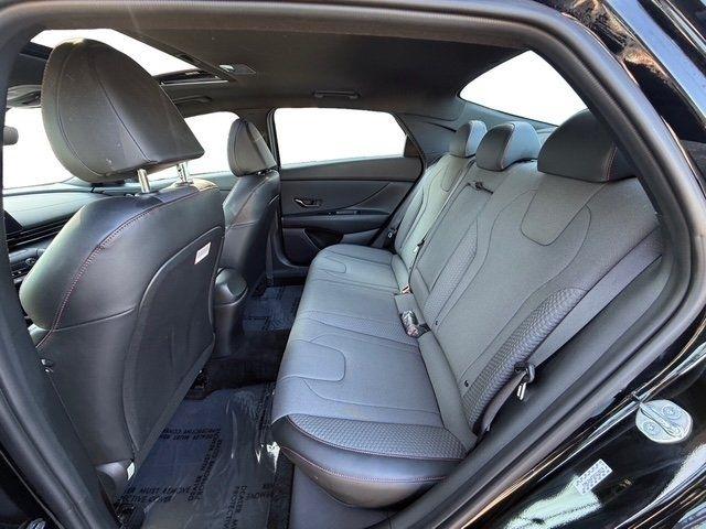 Hyundai Elantra photo 15