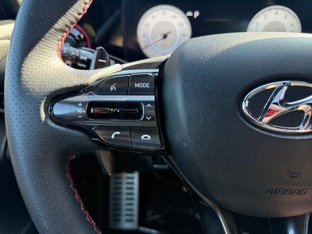 Hyundai Elantra photo 16