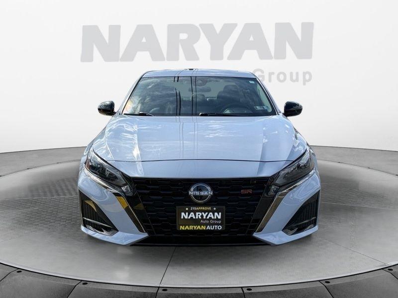 Nissan Altima photo 3