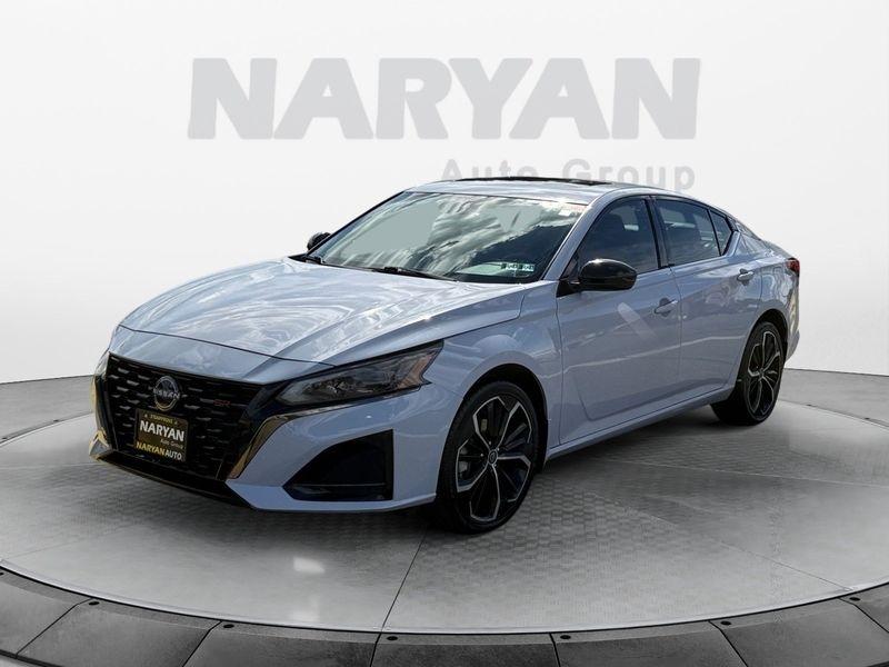 Nissan Altima photo 4