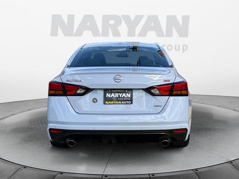 Nissan Altima photo 6