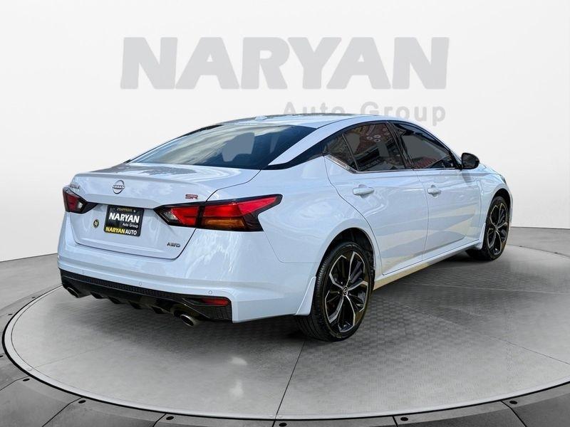 Nissan Altima photo 7