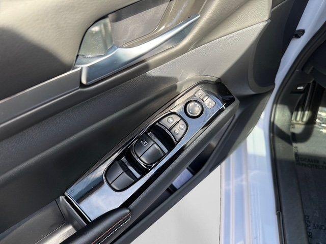 Nissan Altima photo 9