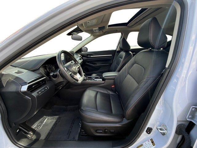 Nissan Altima photo 10