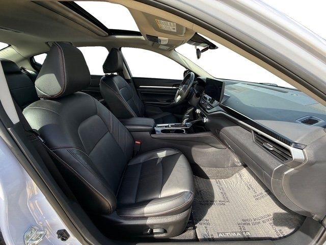 Nissan Altima photo 11