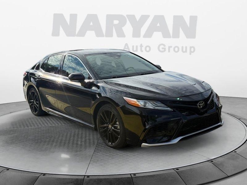 Toyota Camry photo 2