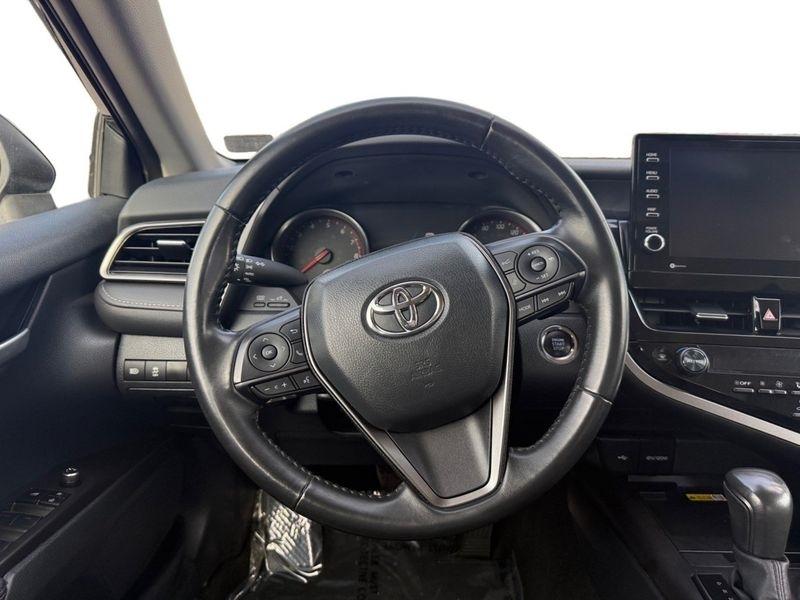 Toyota Camry photo 12