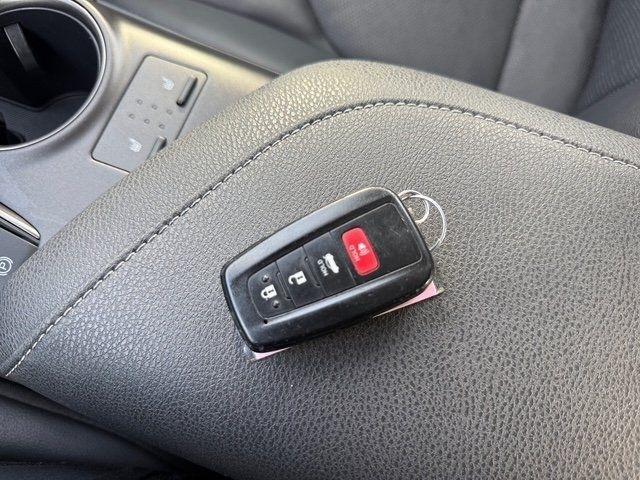Toyota Camry photo 23