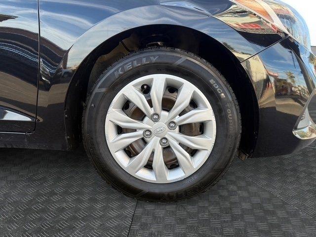 Hyundai Accent photo 8