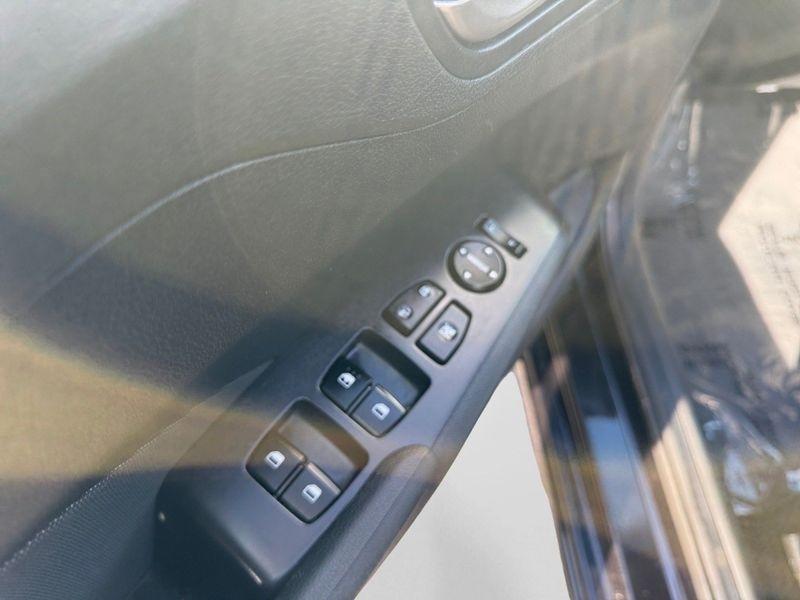 Hyundai Accent photo 9