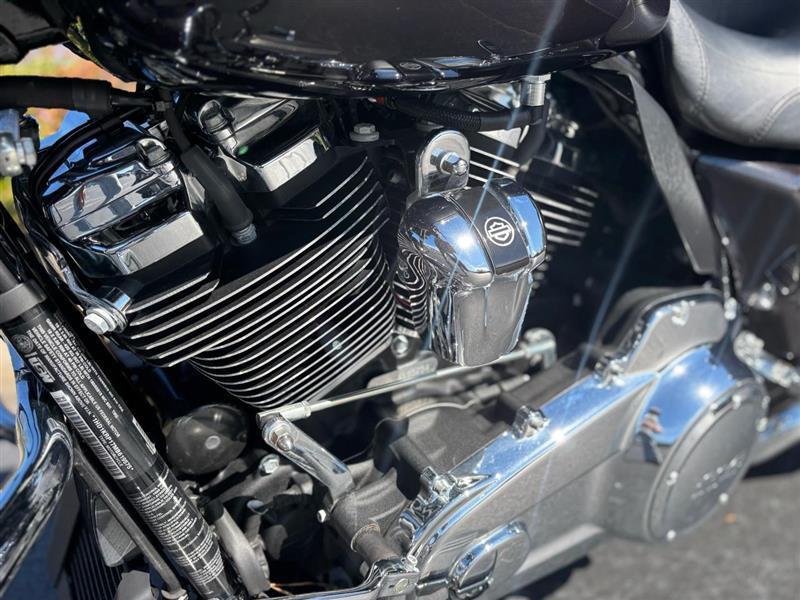 Harley-Davidson FLHXS  2021