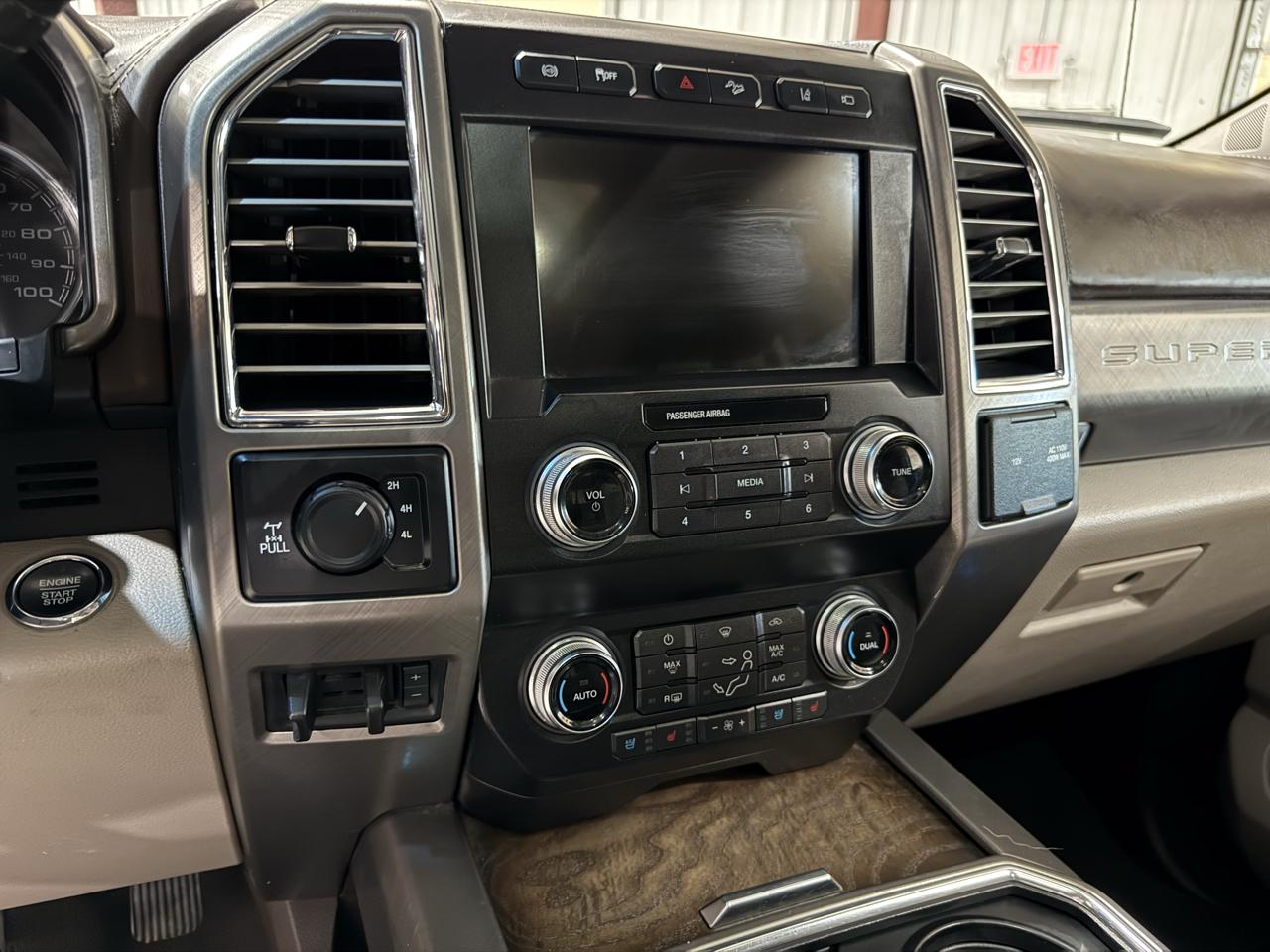 Ford F-250 photo 17