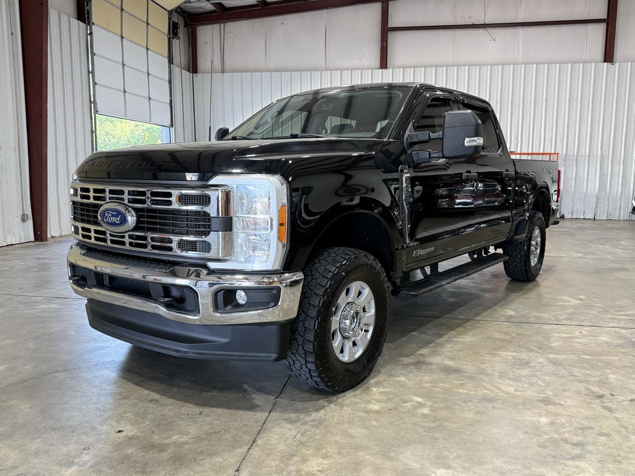 Ford F-250 photo 2