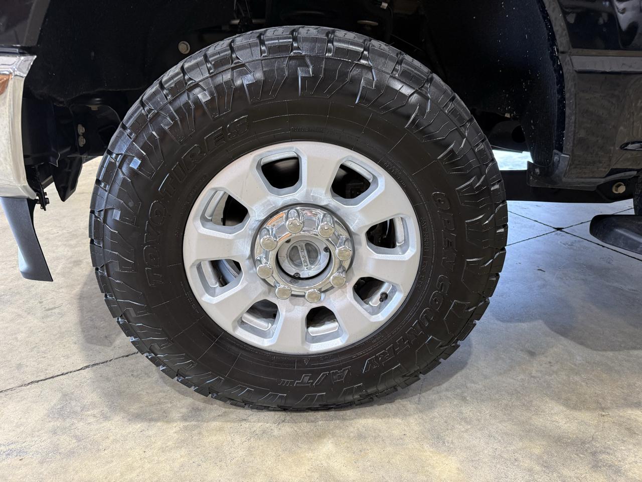 Ford F-250 photo 9
