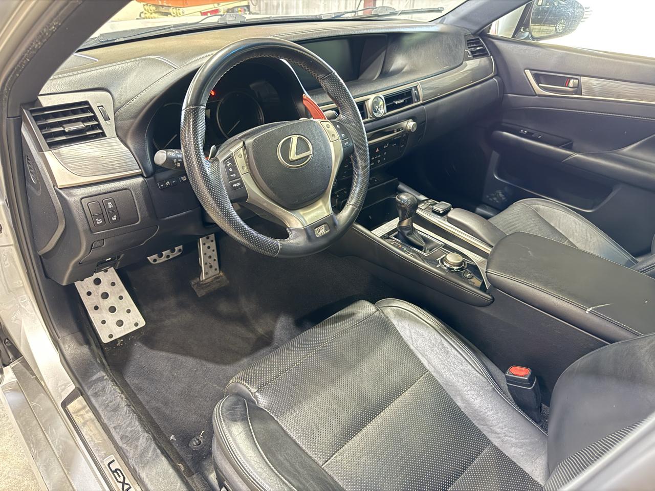 Lexus GS photo 12