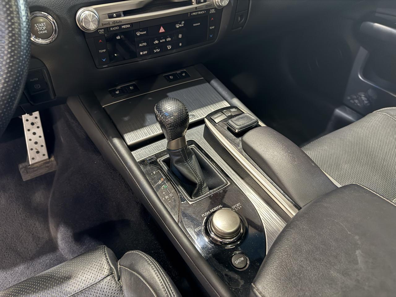 Lexus GS photo 15
