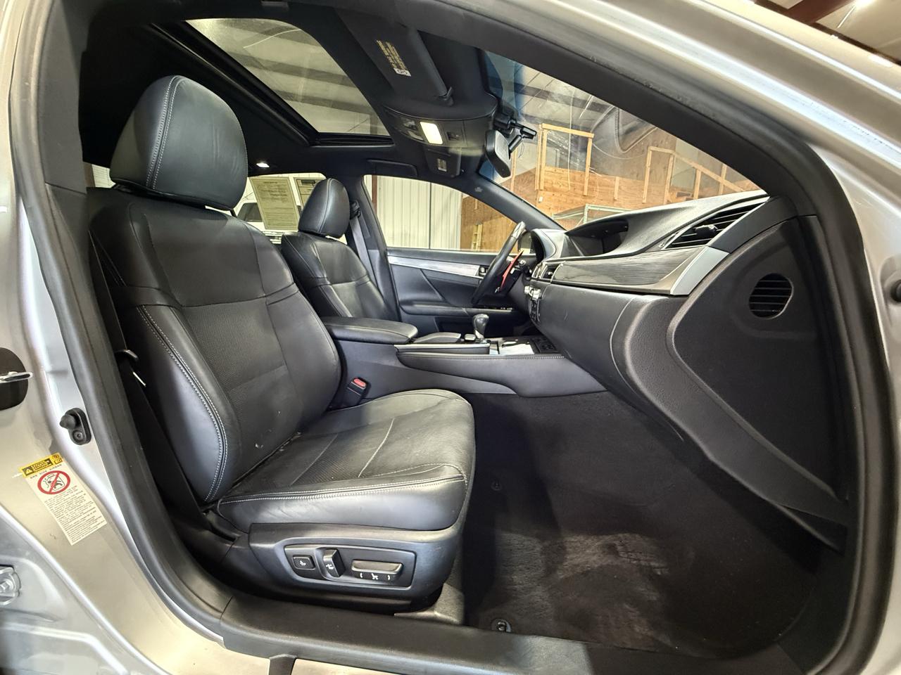 Lexus GS photo 21